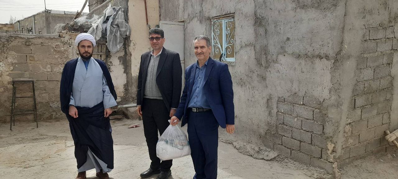 اهدای بسته های معیشتی به مددجویان کمیته امداد در قالب طرح مفتاح الجنه در روستاهای چاراویماق